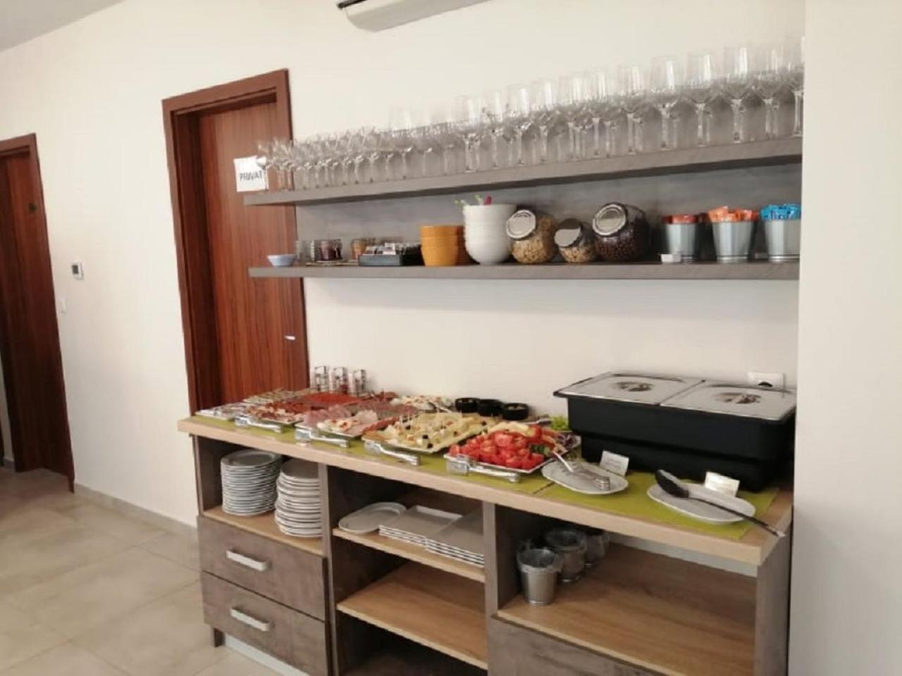 빌라니 Ludvig Panzio B&B 외부 사진
