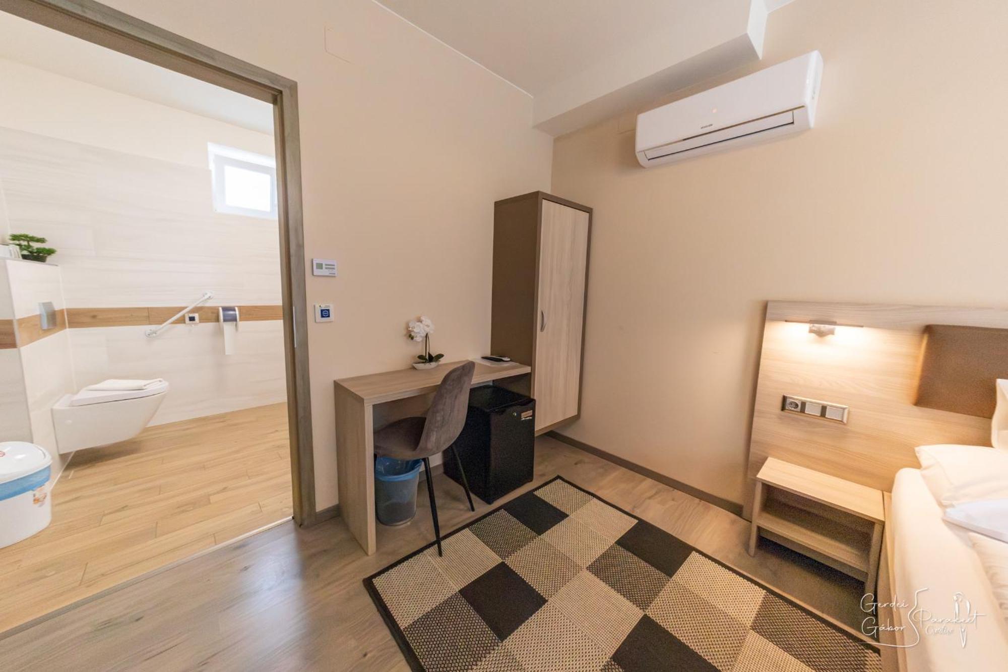빌라니 Ludvig Panzio B&B 외부 사진